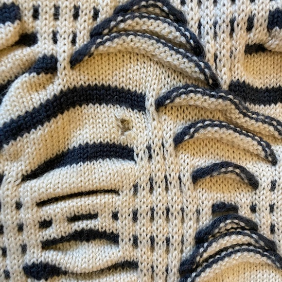 COOGI Cream and Black Crewneck Sweater - Picture 5 of 5